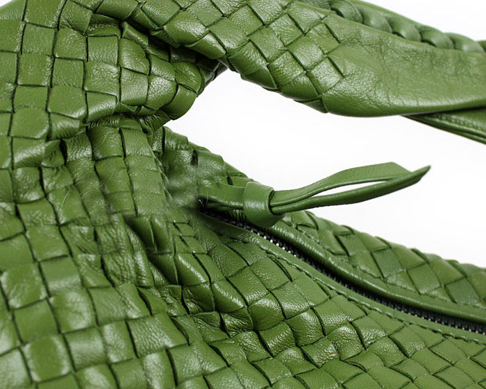 Bottega Veneta Maxi Veneta intrecciato leather shoulder bag 5092s green